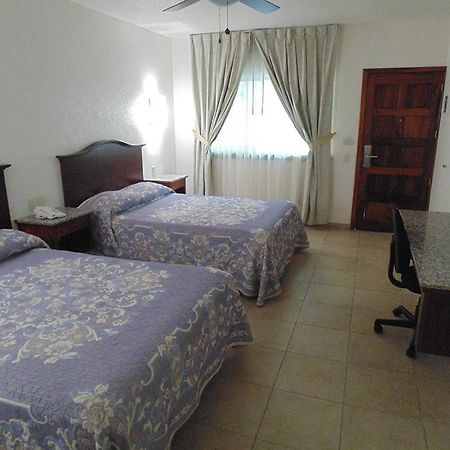 Hotel Hacienda Ciudad Guzman Bagian luar foto