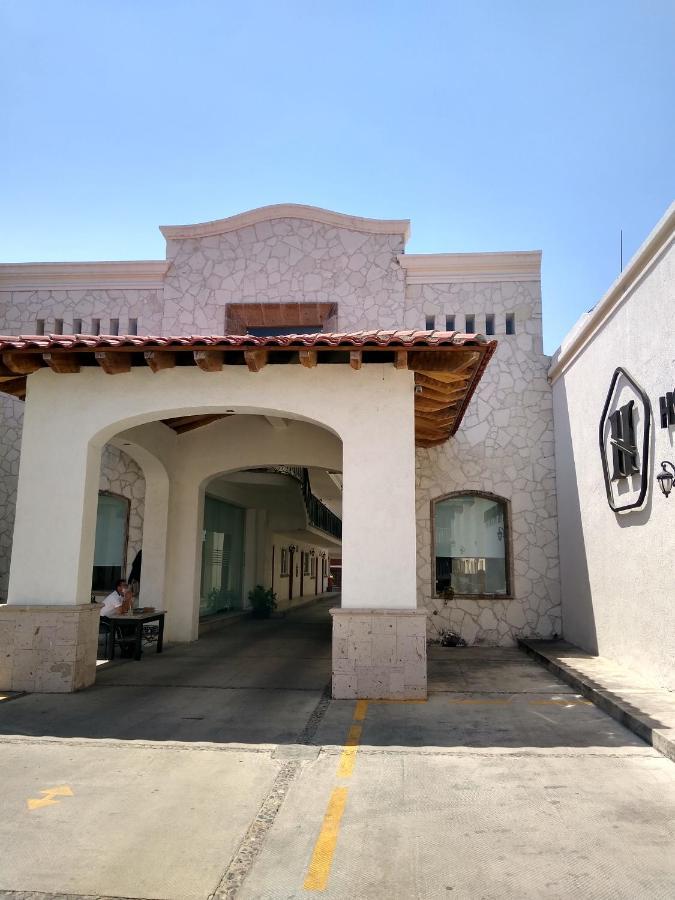 Hotel Hacienda Ciudad Guzman Bagian luar foto