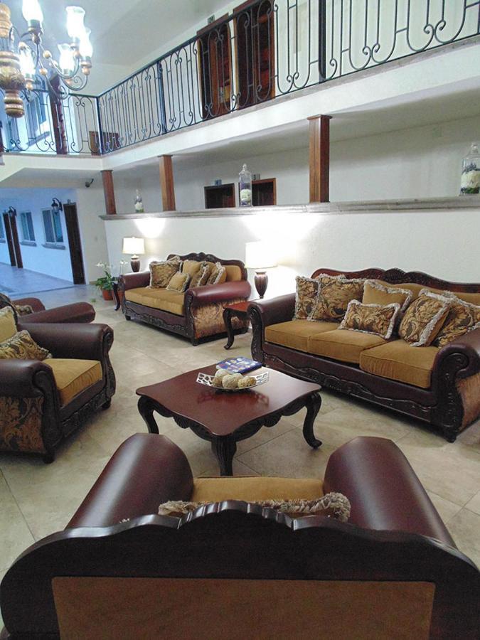 Hotel Hacienda Ciudad Guzman Bagian luar foto