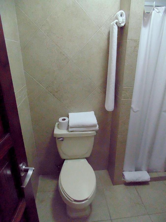 Hotel Hacienda Ciudad Guzman Bagian luar foto